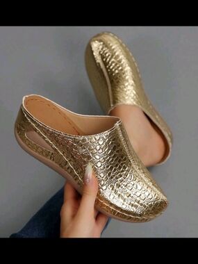 Women's Gold Textured Slip-On Mules